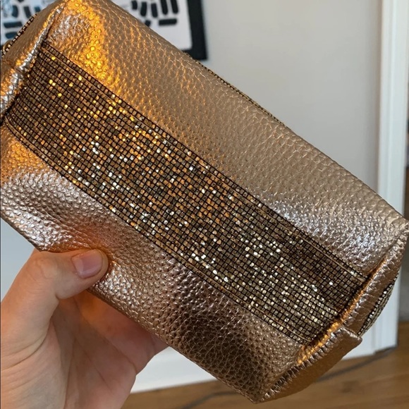 Rose gold metallic wristlet bag - Picture 3 of 8